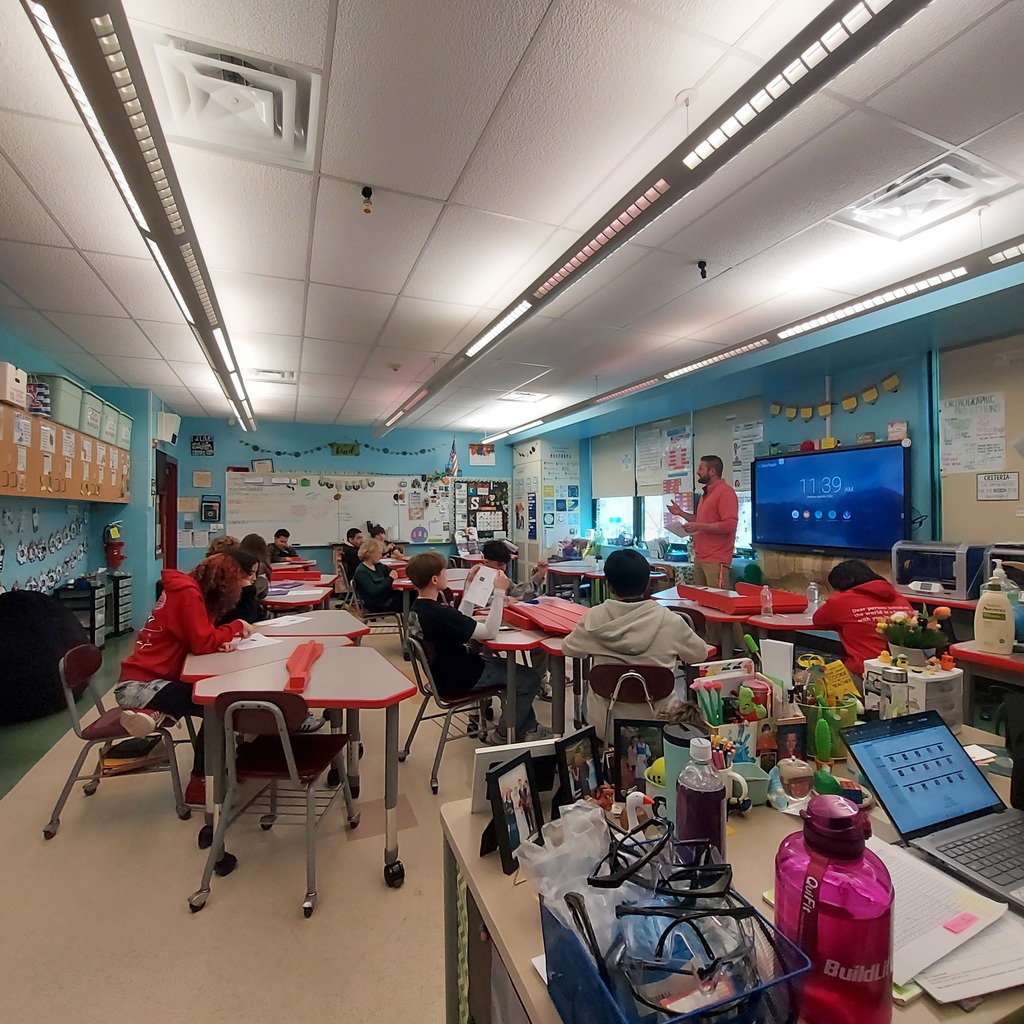 Our 4th annual Life Skills Day at Somerville Middle School was a huge success! This Chromebook-free day gave students the opportunity to step into real-world learning through hands-on experiences that truly matter. Across all grade levels, students explored important life skills, including emergency preparedness and fire safety, as well as empathy, mindfulness, and civic responsibility.