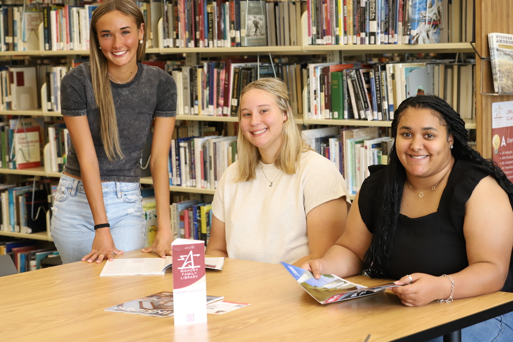 SouthArk students in the library.