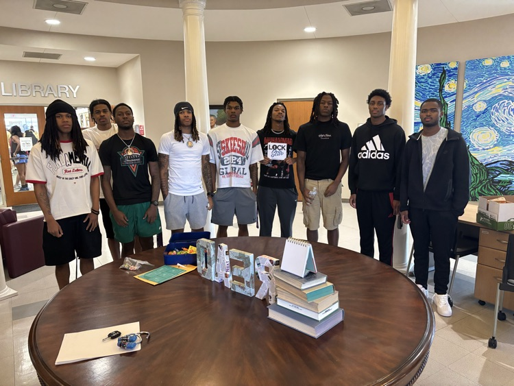 Men’s basketball won the breakout box challenge