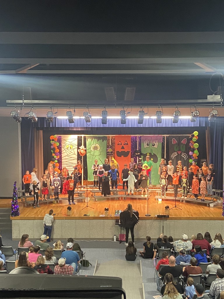 3rd grade on stage