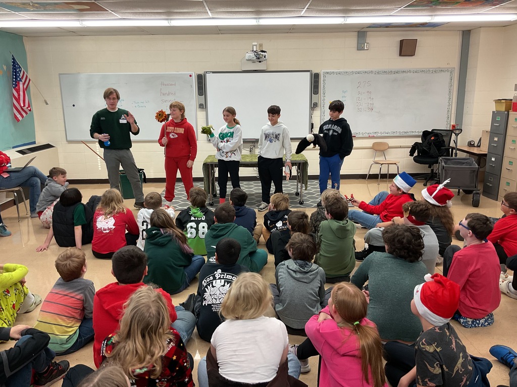 5th graders enjoyed a presentation from Runge Nature Center today where they learned more about food chains and predators. This presentation went along with current science lessons to enhance the learning process.