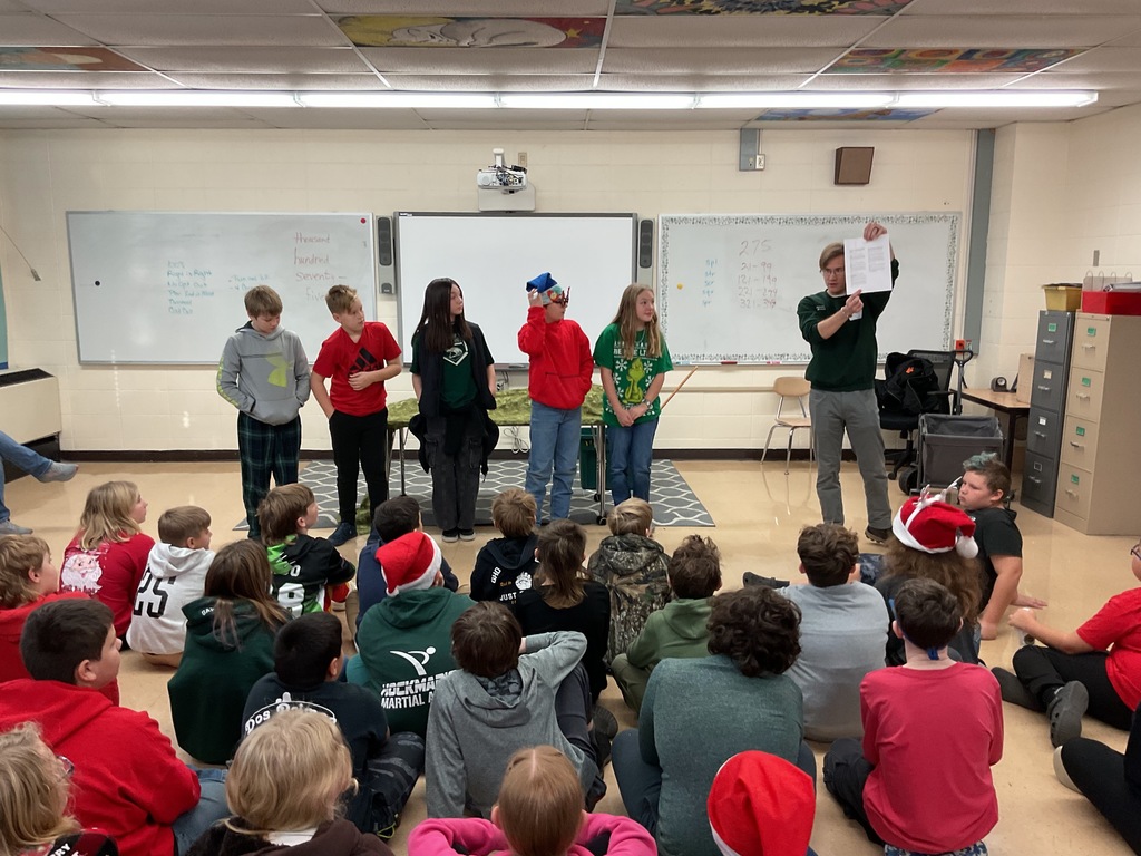 5th graders enjoyed a presentation from Runge Nature Center today where they learned more about food chains and predators. This presentation went along with current science lessons to enhance the learning process.
