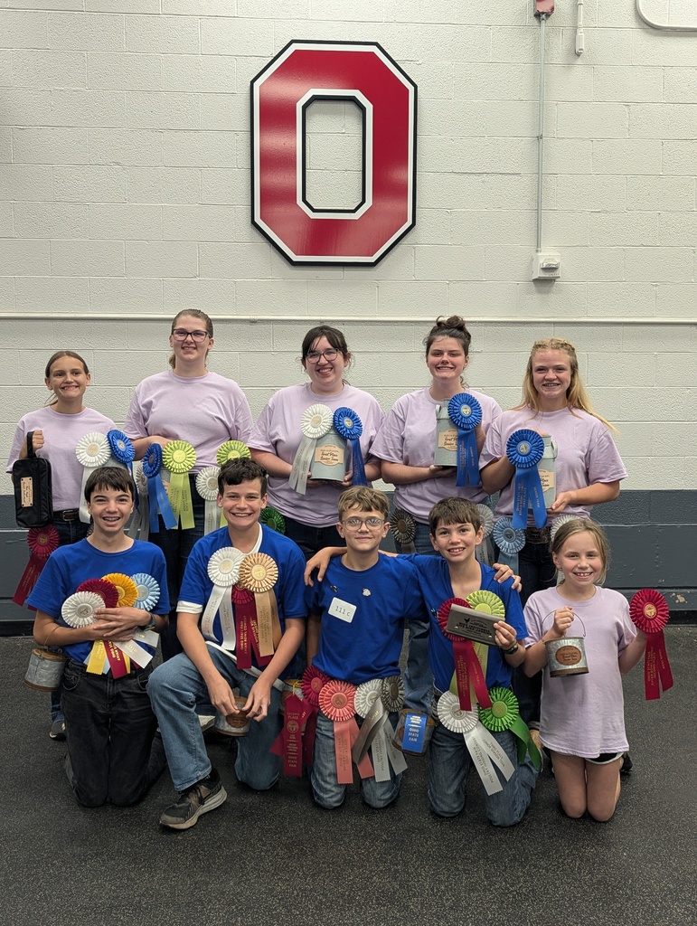 students winning ribbons at state fair