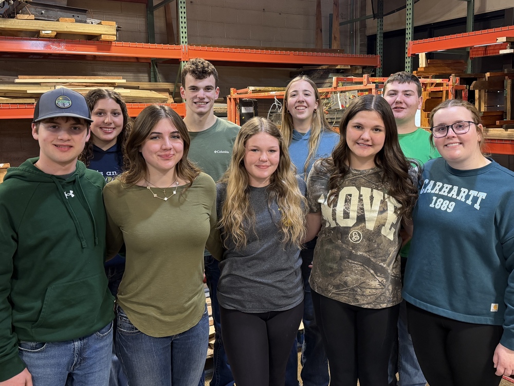 group of FFA students