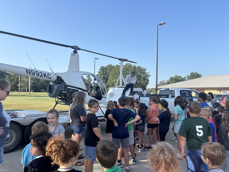 kids and helicopter