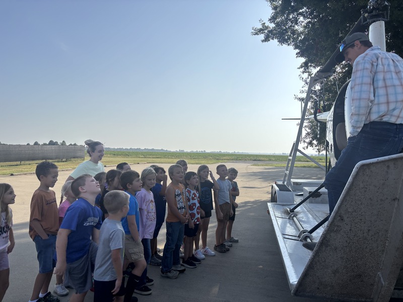 kids and helicopter