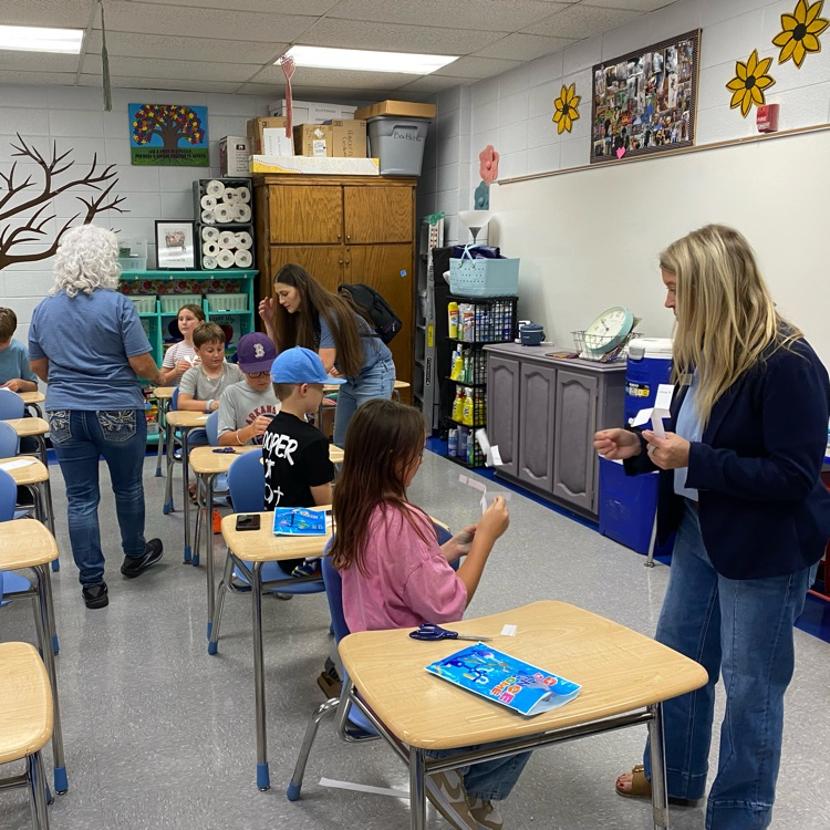students making experiments 