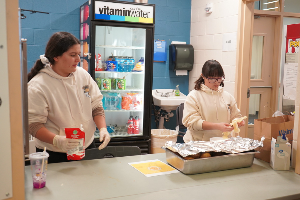 Photo: Seniors running concession stand