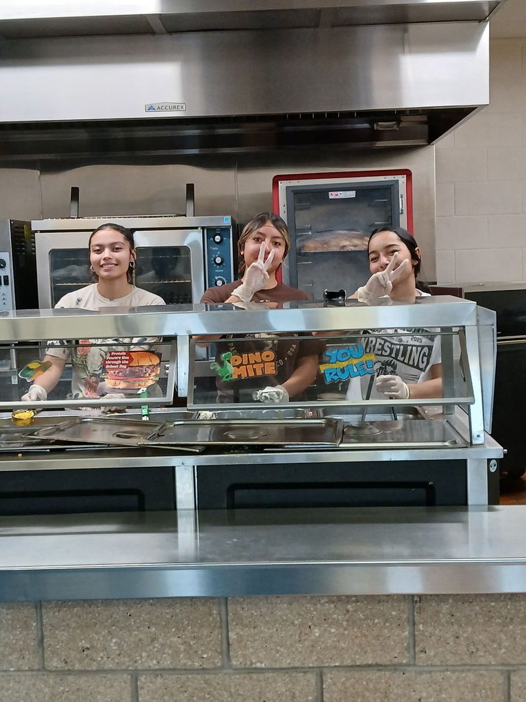 Photo: Upper Classmen serving lunch