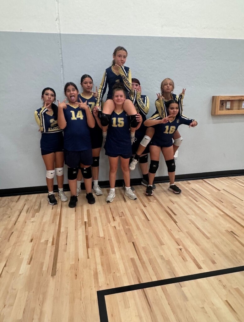 Photo: MS Volleyball Team