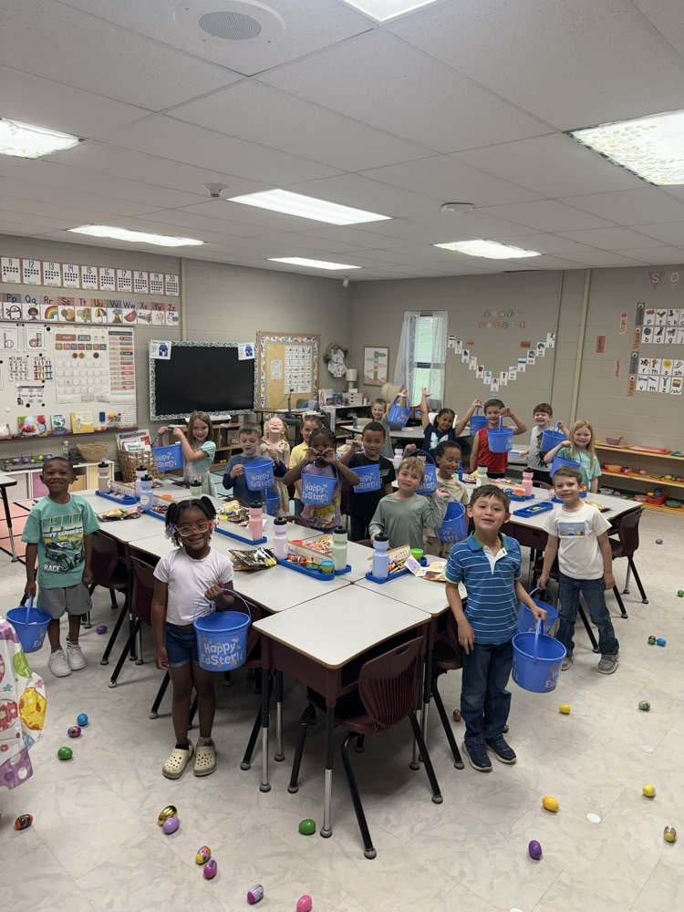 students about to hunt eggs 