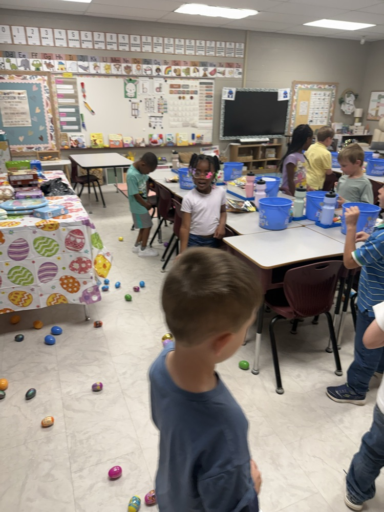 students hunting eggs 