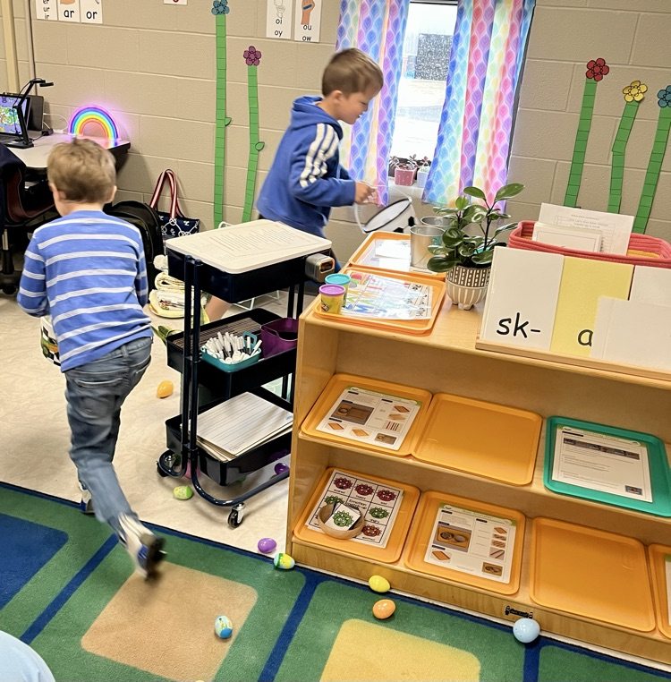 students hunting eggs 