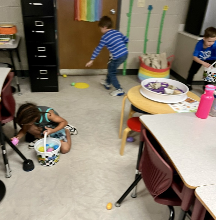 students hunting eggs 