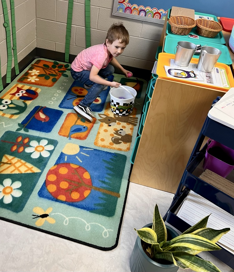 students hunting eggs 