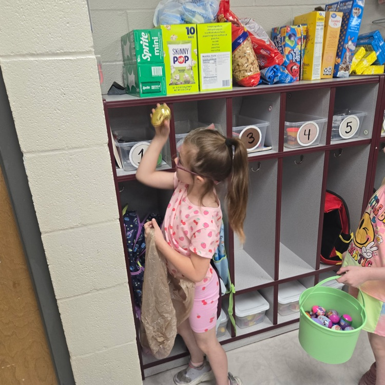 students hunting eggs
