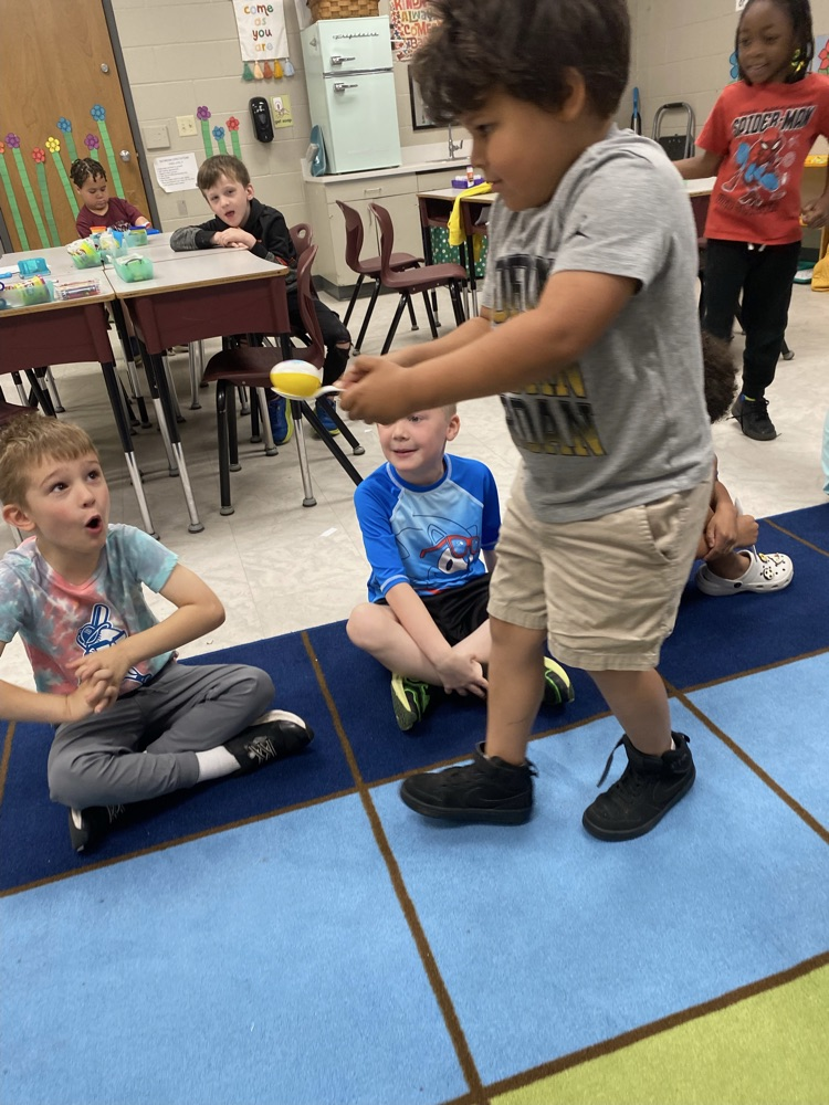 children in egg races