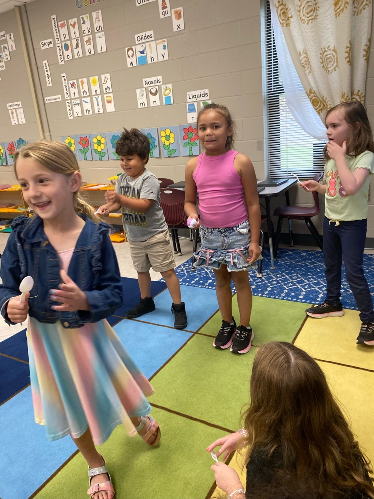 children in egg races