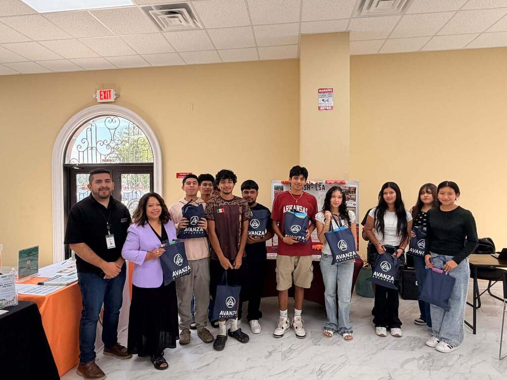MHS students at Consulmex.