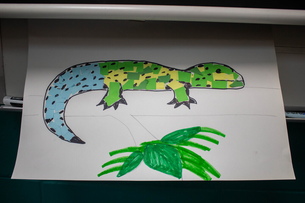 AES kindergartners drawing jeweled lizards.