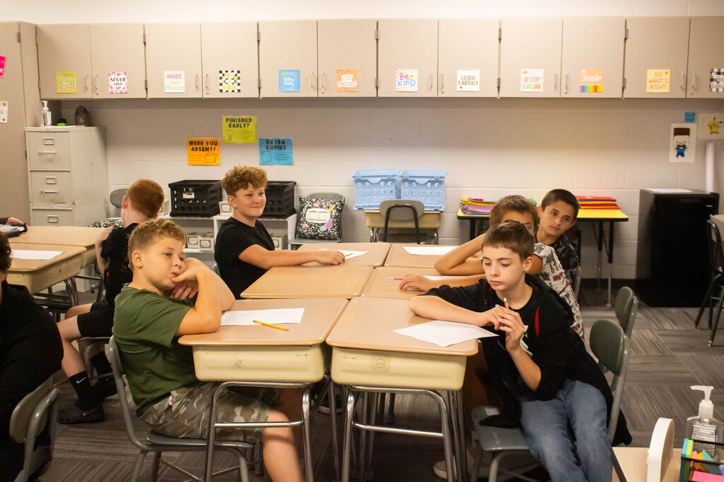 SDMS students prepare for their kindness project