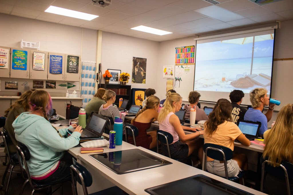 SDHS students draft their scholarship essays