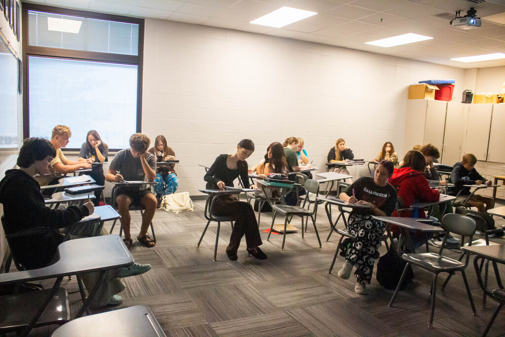 SDHS students studying the economies and cultures of America's colonies.