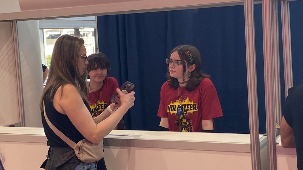 SDHS students volunteering at Comic Expo.