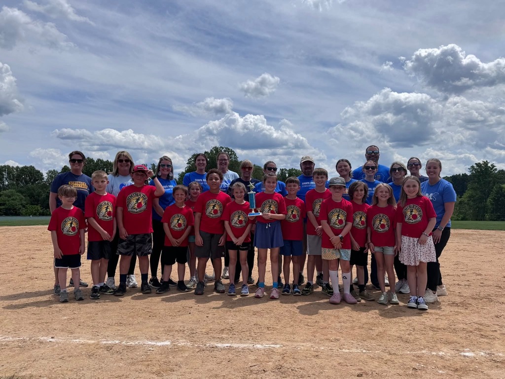 Fawn Area student and staff kickball teams posing for a group photo.