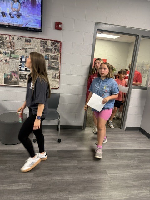 6th grade touring the jr high