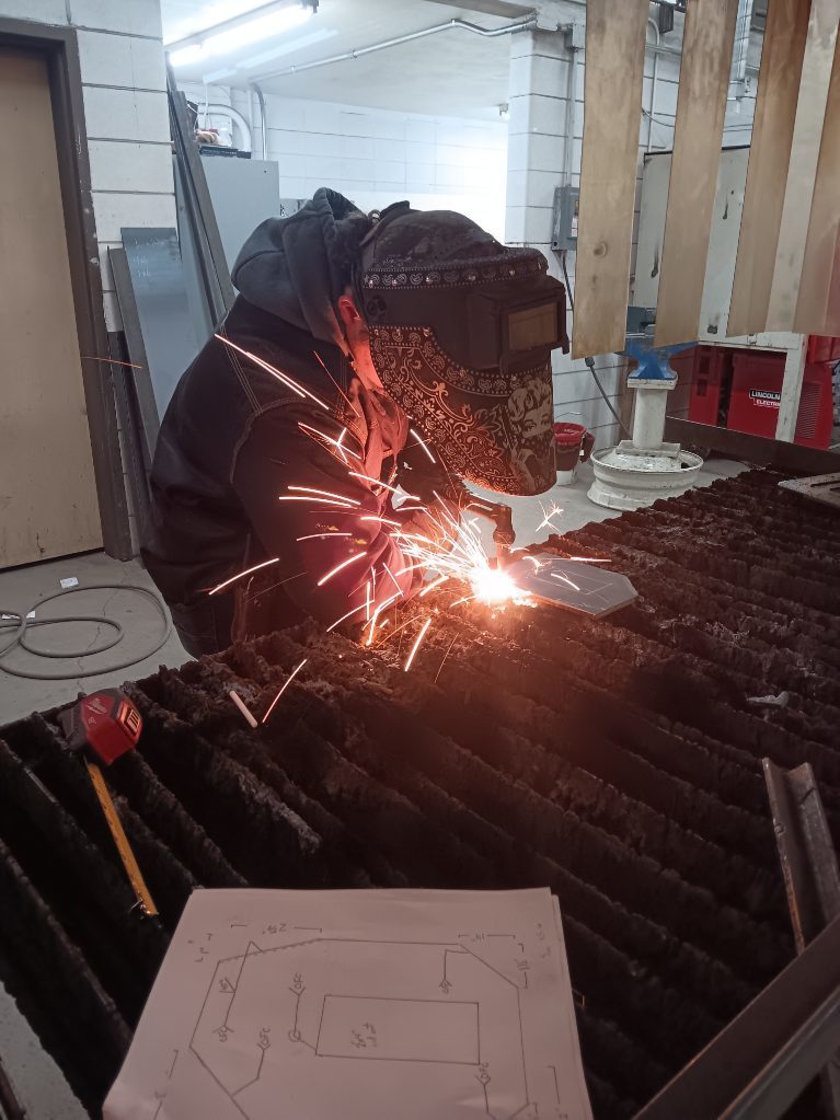 Kayne Ellis (Albany) burns the corner off his plate his OFC