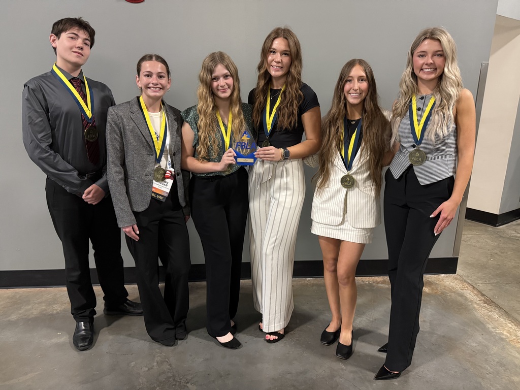 Group photo of South Harrison FBLA members who placed in the top ten at the State FBLA competition. Pictured are Rudy Updegraff, Corynn Morgan, Cally Weller, Karli Forck, Abby Owens, and Lucy Rainey.