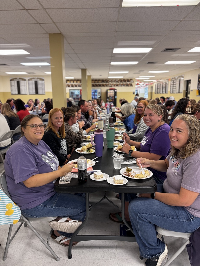 South Harrison teachers take a break for lunch