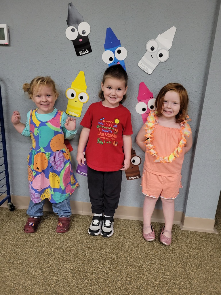 kids in vacation outfits
