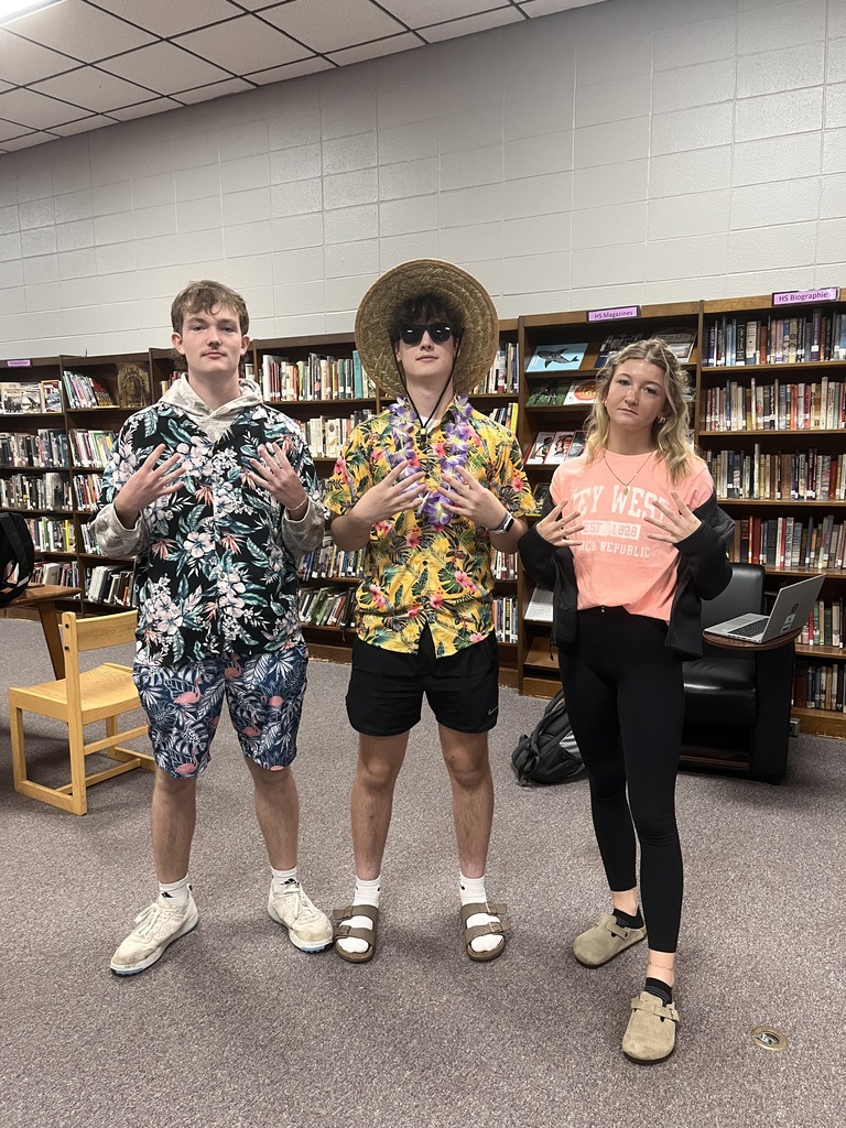 Kids posing for Vacation Day picture