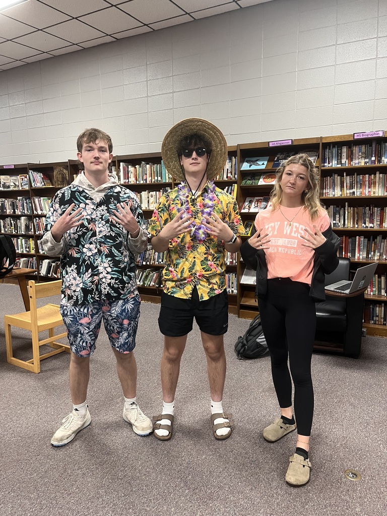 Kids posing for Vacation Day picture
