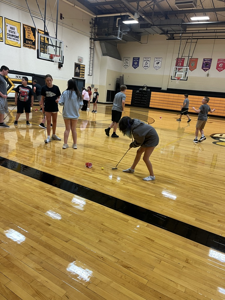 Junior High learning about golf  