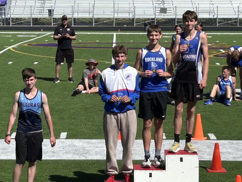 Jace Jones 3200m podium
