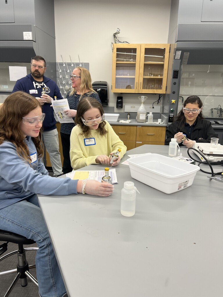 Middle School Girls and Utica's Girls in Steam Day 