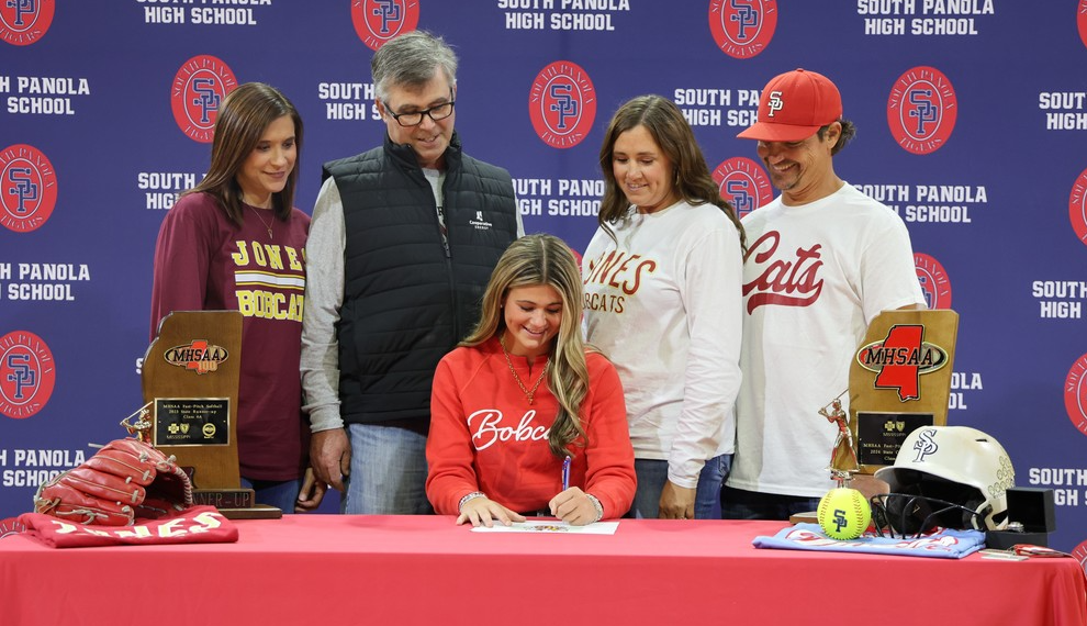 G. Wilson signs with Jones Community College