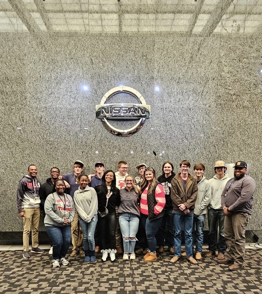 SPHS students visit Nisaan