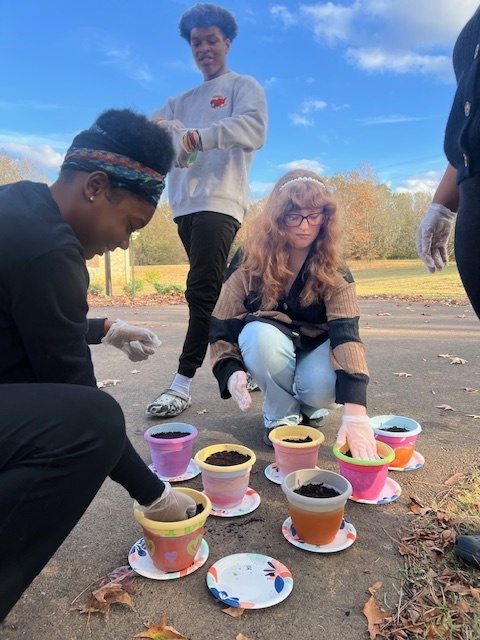 SPHS students volunteered at Beehive Homes of Batesville