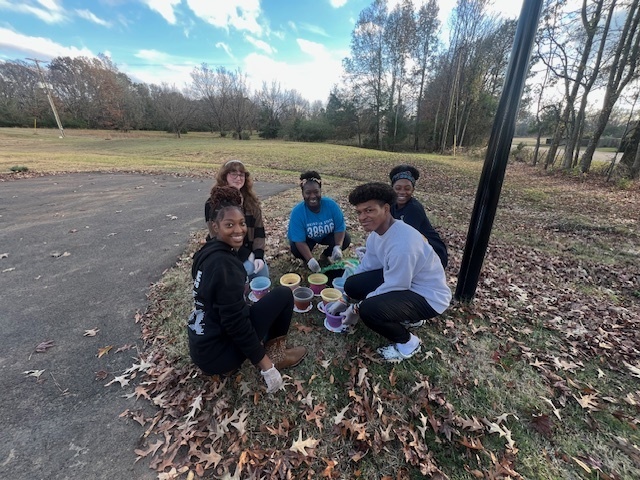 SPHS students volunteered at Beehive Homes of Batesville