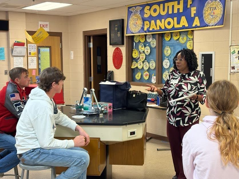 Mrs. Denise Lloyd of Guaranty Bank spent time with our students as they wrapped up a full week of learning about personal finance