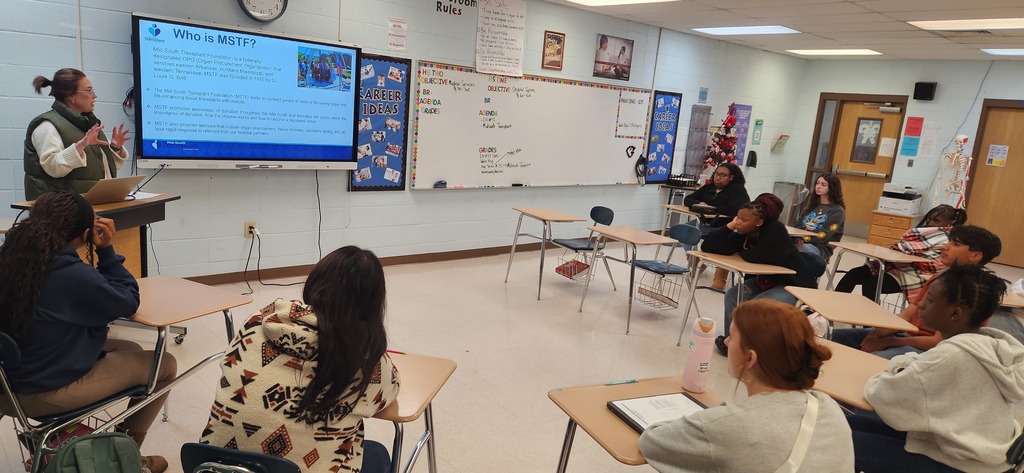 SPHS Health Science students heard from Mary Beck, Community Relations Coordinator with Mid-South Transplant Foundation.