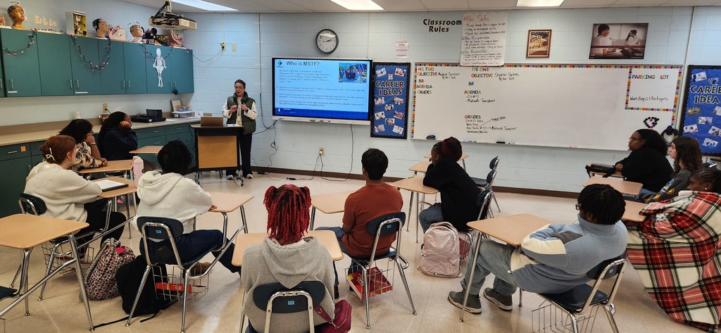 SPHS Health Science students heard from Mary Beck, Community Relations Coordinator with Mid-South Transplant Foundation.