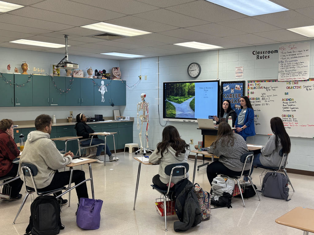 SPHS Health Science students heard from two ER nurses