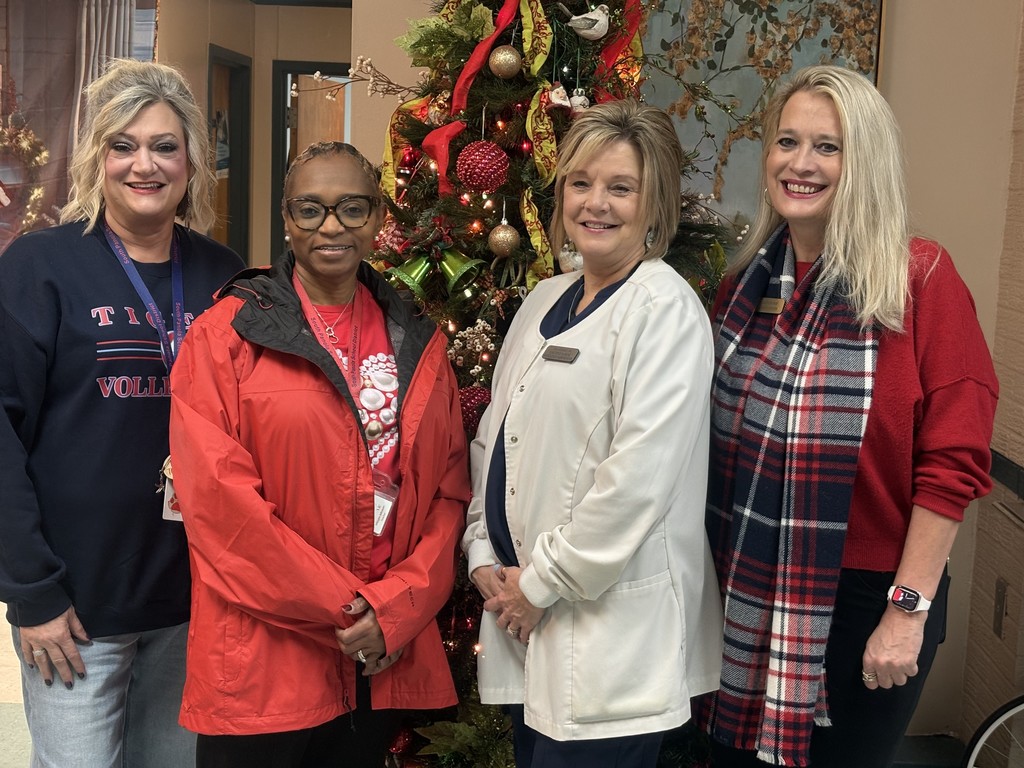 SPHS Junior Civitan delivered Christmas bags to nursing homes in Batesville and Sardis.