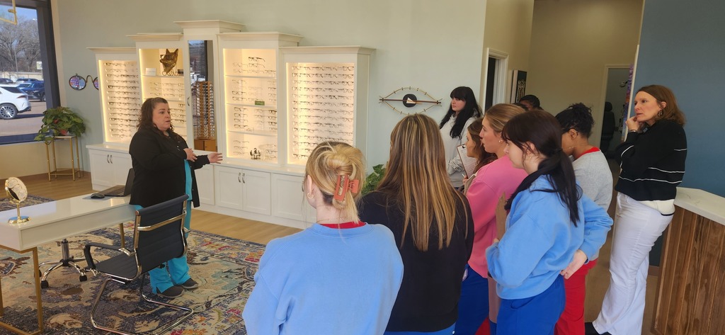 SPHS Healthcare and Clinical Services students had an incredible learning experience visiting Bright Eyes Vision Clinic.