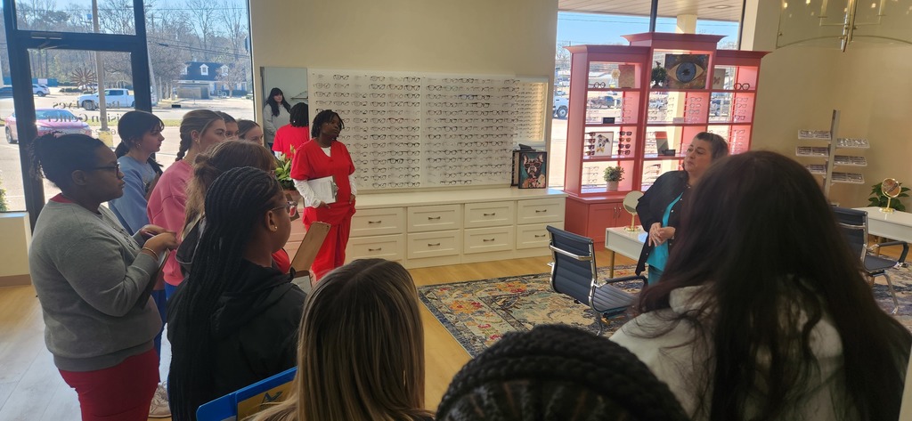 SPHS Healthcare and Clinical Services students had an incredible learning experience visiting Bright Eyes Vision Clinic.